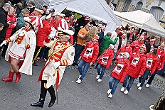 01 AuftaktNordVer 2025-11-07 25  Langer Samstag, der 8. November  - Am Samstagmorgen stand in der Abteikirche der karnevalistische Gottesdienst in Hamborm an. Mit eine kleinen Umzug ging’ s zum dortigen Rathaus. Karnevalsauftakt der Nordvereine. Am frühen Abend dann in Laar zu Rot-Goldenen KG und später zur Party zum Hoppeditzerwachen bei der KG Sonniger Süden. : DVPJ, Holger II, Kinderprinz Phil II., Prinzessin, Mia I., Prinzessin Mia I., HDK, Duisburg, Karneval, Helau, Tollität, Event, Session 2024, Session 2025, Hauptausschuss, Gemeinschaft, Hauptausschuss Karneval Duisburg, Duisburg ist echt
