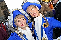 01 AuftaktNordVer 2025-11-07 31  Langer Samstag, der 8. November  - Am Samstagmorgen stand in der Abteikirche der karnevalistische Gottesdienst in Hamborm an. Mit eine kleinen Umzug ging’ s zum dortigen Rathaus. Karnevalsauftakt der Nordvereine. Am frühen Abend dann in Laar zu Rot-Goldenen KG und später zur Party zum Hoppeditzerwachen bei der KG Sonniger Süden. : DVPJ, Holger II, Kinderprinz Phil II., Prinzessin, Mia I., Prinzessin Mia I., HDK, Duisburg, Karneval, Helau, Tollität, Event, Session 2024, Session 2025, Hauptausschuss, Gemeinschaft, Hauptausschuss Karneval Duisburg, Duisburg ist echt