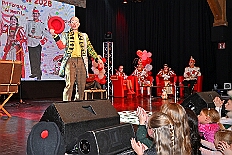 Kuerung Steinhof 2026-01-04 073  Unsere Kürung - Premiere - Im so genannten „Gürzenich“ von Duisburg, dem Steinhof in Huckingen fand am Sonntag, 4. Januar 2026, zum ersten Mal die Kürung einer Kinderprinzencrew statt. Wir sind nun als Prinz Juls I., Prinzessin Aileen I. mit Hofmarschall Sami und Pagin Paula der Stadt Duisburg 2026 inthronisiert. : DVPJ, Holger II, Kinderprinz Phil II., Prinzessin, Mia I., Prinzessin Mia I., HDK, Duisburg, Karneval, Helau, Tollität, Event, Session 2024, Session 2025, Hauptausschuss, Gemeinschaft, Hauptausschuss Karneval Duisburg, Duisburg ist echt