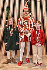 Kuerung Steinhof 2026-01-04 099  Unsere Kürung - Premiere - Im so genannten „Gürzenich“ von Duisburg, dem Steinhof in Huckingen fand am Sonntag, 4. Januar 2026, zum ersten Mal die Kürung einer Kinderprinzencrew statt. Wir sind nun als Prinz Juls I., Prinzessin Aileen I. mit Hofmarschall Sami und Pagin Paula der Stadt Duisburg 2026 inthronisiert. : DVPJ, Holger II, Kinderprinz Phil II., Prinzessin, Mia I., Prinzessin Mia I., HDK, Duisburg, Karneval, Helau, Tollität, Event, Session 2024, Session 2025, Hauptausschuss, Gemeinschaft, Hauptausschuss Karneval Duisburg, Duisburg ist echt