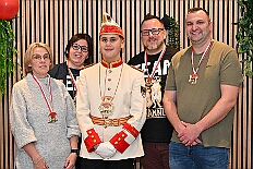 Kuerung Steinhof 2026-01-04 118  Unsere Kürung - Premiere - Im so genannten „Gürzenich“ von Duisburg, dem Steinhof in Huckingen fand am Sonntag, 4. Januar 2026, zum ersten Mal die Kürung einer Kinderprinzencrew statt. Wir sind nun als Prinz Juls I., Prinzessin Aileen I. mit Hofmarschall Sami und Pagin Paula der Stadt Duisburg 2026 inthronisiert. : DVPJ, Holger II, Kinderprinz Phil II., Prinzessin, Mia I., Prinzessin Mia I., HDK, Duisburg, Karneval, Helau, Tollität, Event, Session 2024, Session 2025, Hauptausschuss, Gemeinschaft, Hauptausschuss Karneval Duisburg, Duisburg ist echt