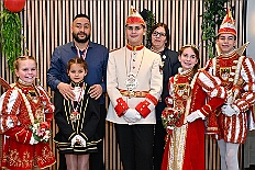 Kuerung Steinhof 2026-01-04 120  Unsere Kürung - Premiere - Im so genannten „Gürzenich“ von Duisburg, dem Steinhof in Huckingen fand am Sonntag, 4. Januar 2026, zum ersten Mal die Kürung einer Kinderprinzencrew statt. Wir sind nun als Prinz Juls I., Prinzessin Aileen I. mit Hofmarschall Sami und Pagin Paula der Stadt Duisburg 2026 inthronisiert. : DVPJ, Holger II, Kinderprinz Phil II., Prinzessin, Mia I., Prinzessin Mia I., HDK, Duisburg, Karneval, Helau, Tollität, Event, Session 2024, Session 2025, Hauptausschuss, Gemeinschaft, Hauptausschuss Karneval Duisburg, Duisburg ist echt