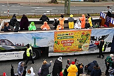 02 Der Zug 2026- 02-14 24  Unser Tag - ein schöner Tag - Es war 8 Uhr in der Früh als wir am Samstagmorgen, 14. Februar, als wir mit Musik am WYNDHAM Hotel Duisburger Hof geweckt wurden. Danach ging es dann nach Hamborn wo „unser“ Kinderkarnevalszug pünktlich um 11:11 Uhr startete. Zu Mittagszeit gab es dann anschließend eine Empfang für uns und die Teneriffa Delegation. : DVPJ, Toni I, Kinderprinz Juls I., Juls I., Prinzessin, Aileen I., Prinzessin Aileen I., HDK, Duisburg, Karneval, Helau, Tollität, Event, Session 2025, Session 2026, Hauptausschuss, Gemeinschaft, Hauptausschuss Karneval Duisburg, Duisburg ist echt