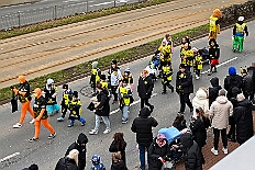 02 Der Zug 2026- 02-14 25  Unser Tag - ein schöner Tag - Es war 8 Uhr in der Früh als wir am Samstagmorgen, 14. Februar, als wir mit Musik am WYNDHAM Hotel Duisburger Hof geweckt wurden. Danach ging es dann nach Hamborn wo „unser“ Kinderkarnevalszug pünktlich um 11:11 Uhr startete. Zu Mittagszeit gab es dann anschließend eine Empfang für uns und die Teneriffa Delegation. : DVPJ, Toni I, Kinderprinz Juls I., Juls I., Prinzessin, Aileen I., Prinzessin Aileen I., HDK, Duisburg, Karneval, Helau, Tollität, Event, Session 2025, Session 2026, Hauptausschuss, Gemeinschaft, Hauptausschuss Karneval Duisburg, Duisburg ist echt