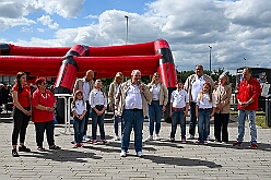 01 Sommerf GrafschFunken 2026- 06-13  18  Sommerfeste zum Ersten - Wir fuhren zum ersten Sommerfest auf die andre Rheinseite nach Moers. Der Besuch bei den Grafschafter Funken gehört schon zur Tradition. Danach erwartete uns ein großartiger Empfang beim Heimspiel auf dem Sommerfest unserer Stadtgarde. : DVPJ, Oliver I, Kinderprinz Niklas I., Niklas I., Prinzessin, Greta I., Prinzessin Greta I., HDK, Duisburg, Karneval, Helau, Tollität, Event, Session 2026, Session 2027, Hauptausschuss, Gemeinschaft, Hauptausschuss Karneval Duisburg, Duisburg ist echt