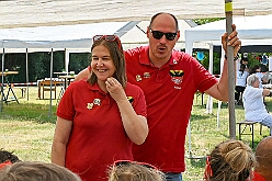02 Sommerf Narrenz Homberg 2026- 06-20 05  Sommerfeste bei 30° C im Schatten - 20. Juni, an diesem heißen Samstag starteten wir auf dem Sommerfest der 1. Gr. KG Rot-Weiß Hamborn-Marxloh. Vom Norden führte uns dann der Weg in den Westen, das Sommerfest der Narrenzunft in Homberg war das Ziel. Die letzte Station war dann die „Sommerschnauze“, das Sommerfest vom Tierschutzzentrum Duisburg e.V. : DVPJ, Oliver I, Kinderprinz Niklas I., Niklas I., Prinzessin, Greta I., Prinzessin Greta I., HDK, Duisburg, Karneval, Helau, Tollität, Event, Session 2026, Session 2027, Hauptausschuss, Gemeinschaft, Hauptausschuss Karneval Duisburg, Duisburg ist echt