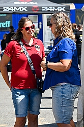 01 Musikt RuhrpottGugg 2026- 07-04 04  Vom Musiktreffen zum Sommerfest - Am Samstag, 4. Juli, besuchten wir zuerst das Musik- und Freundschaftstreffen der „Ruhrpott-Guggis“ auf dem Platz vor „Manu´s Treff“ im Logport. Zum Sommerfest der KG MCV 1979 ging es anschließend dann nach Meiderich an die Bahnhofsstraße. : DVPJ, Oliver I, Kinderprinz Niklas I., Niklas I., Prinzessin, Greta I., Prinzessin Greta I., HDK, Duisburg, Karneval, Helau, Tollität, Event, Session 2026, Session 2027, Hauptausschuss, Gemeinschaft, Hauptausschuss Karneval Duisburg, Duisburg ist echt