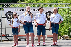 01 Musikt RuhrpottGugg 2026- 07-04 17  Vom Musiktreffen zum Sommerfest - Am Samstag, 4. Juli, besuchten wir zuerst das Musik- und Freundschaftstreffen der „Ruhrpott-Guggis“ auf dem Platz vor „Manu´s Treff“ im Logport. Zum Sommerfest der KG MCV 1979 ging es anschließend dann nach Meiderich an die Bahnhofsstraße. : DVPJ, Oliver I, Kinderprinz Niklas I., Niklas I., Prinzessin, Greta I., Prinzessin Greta I., HDK, Duisburg, Karneval, Helau, Tollität, Event, Session 2026, Session 2027, Hauptausschuss, Gemeinschaft, Hauptausschuss Karneval Duisburg, Duisburg ist echt