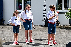 02 Sommerf MCV1979 2026- 07-04 08  Vom Musiktreffen zum Sommerfest - Am Samstag, 4. Juli, besuchten wir zuerst das Musik- und Freundschaftstreffen der „Ruhrpott-Guggis“ auf dem Platz vor „Manu´s Treff“ im Logport. Zum Sommerfest der KG MCV 1979 ging es anschließend dann nach Meiderich an die Bahnhofsstraße. : DVPJ, Oliver I, Kinderprinz Niklas I., Niklas I., Prinzessin, Greta I., Prinzessin Greta I., HDK, Duisburg, Karneval, Helau, Tollität, Event, Session 2026, Session 2027, Hauptausschuss, Gemeinschaft, Hauptausschuss Karneval Duisburg, Duisburg ist echt
