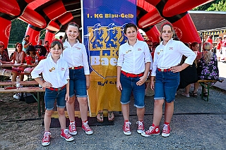 Sommerf KG Baerl 2026- 07-11 01  Blau-Gelbes Sommerfest - Im äußersten Nordwesten, rund 17 Kilometer von der City entfernt, in Baerl feierte die 1. KG Baerl Blau-Gelb e.V. bei strahlendem Sonnenschein auf dem Gelände des TUS Baerl ihr Sommerfest. : DVPJ, Oliver I, Kinderprinz Niklas I., Niklas I., Prinzessin, Greta I., Prinzessin Greta I., HDK, Duisburg, Karneval, Helau, Tollität, Event, Session 2026, Session 2027, Hauptausschuss, Gemeinschaft, Hauptausschuss Karneval Duisburg, Duisburg ist echt