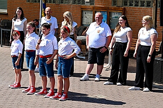 Sommerf KG Baerl 2026- 07-11 08  Blau-Gelbes Sommerfest - Im äußersten Nordwesten, rund 17 Kilometer von der City entfernt, in Baerl feierte die 1. KG Baerl Blau-Gelb e.V. bei strahlendem Sonnenschein auf dem Gelände des TUS Baerl ihr Sommerfest. : DVPJ, Oliver I, Kinderprinz Niklas I., Niklas I., Prinzessin, Greta I., Prinzessin Greta I., HDK, Duisburg, Karneval, Helau, Tollität, Event, Session 2026, Session 2027, Hauptausschuss, Gemeinschaft, Hauptausschuss Karneval Duisburg, Duisburg ist echt