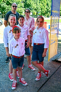 Sommerf KG Baerl 2026- 07-11 24  Blau-Gelbes Sommerfest - Im äußersten Nordwesten, rund 17 Kilometer von der City entfernt, in Baerl feierte die 1. KG Baerl Blau-Gelb e.V. bei strahlendem Sonnenschein auf dem Gelände des TUS Baerl ihr Sommerfest. : DVPJ, Oliver I, Kinderprinz Niklas I., Niklas I., Prinzessin, Greta I., Prinzessin Greta I., HDK, Duisburg, Karneval, Helau, Tollität, Event, Session 2026, Session 2027, Hauptausschuss, Gemeinschaft, Hauptausschuss Karneval Duisburg, Duisburg ist echt